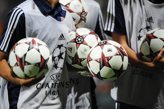 Fotboll, Kval till Champions League, Olympique Lyon - Real
