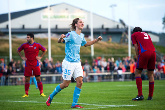 Malmös Pawel Cibicki gör 0-6 och jublar