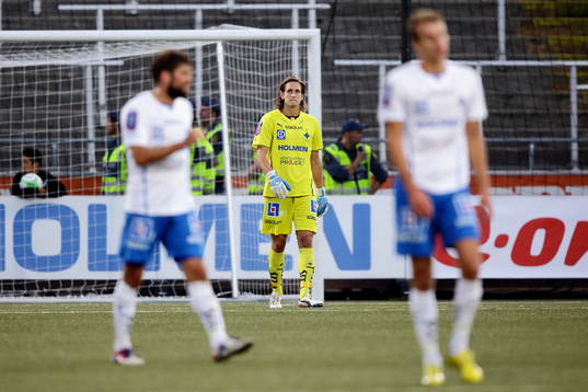Norrköpings målvakt David Mitov Nilsson deppar