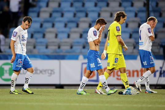 Norrköpings Andreas Johansson, målvakt David Mitov