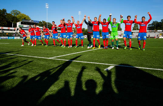 Helsingborgs spelare tackar supportrarna