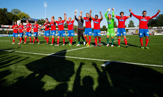 Helsingborgs spelare tackar supportrarna