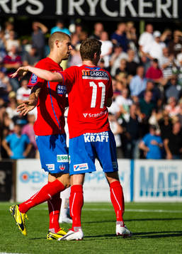 Helsingborgs Robin Simovic  och Arnor Smarason  firar 1-2