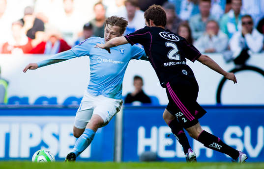 Malmö FFs Emil Forsberg skjuter in 2-1 målet