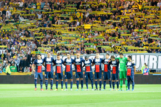 Equipe Paris Saint Germain (minute de silence) - 25.08.2013