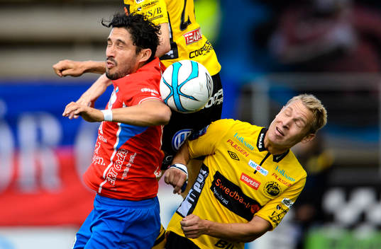 Nickduell mellan Östers Pablo Pinones Arce och Elfsborgs