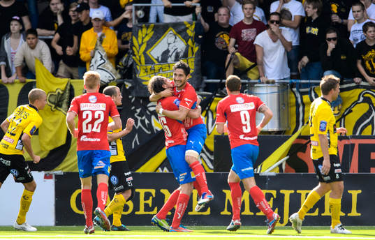 Östers Pablo Pinones Arce jublar