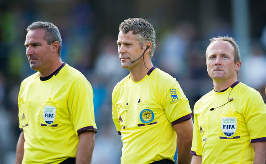 Domartrion Tobias Mattsson, huvuddomare och Magnus Sjöblom