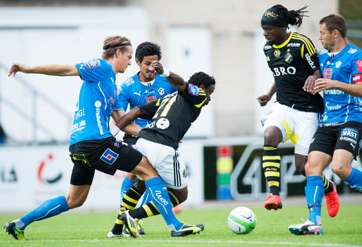 Ibrahim Moro, AIK och Fredrik Liverstam, Halmstad, i