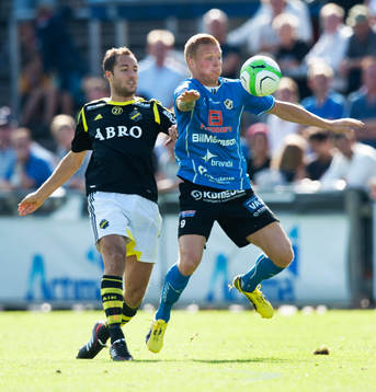 Gudjon Baldvinsson, Halmstad och Niklas Backman, AIK, i