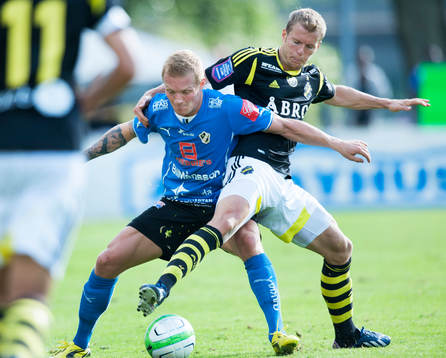 , Per Karlsson, AIK och Gudjon Baldvinsson, Halmstad  i