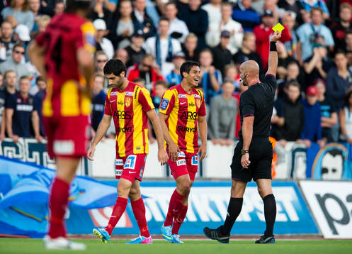 Syrianskas Gabriel Teixeira Machado reagerar på ett