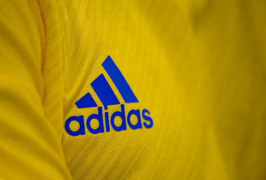 Adidas emblem på en landslagströja