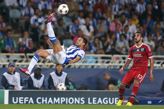 Bläddra bland fler bilder av Fotboll, Kval till Champions League, Real Sociedad - Olympique Lyon