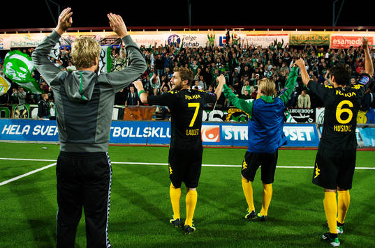 Hammarbys Christophe Lallet (i mitten) jublar