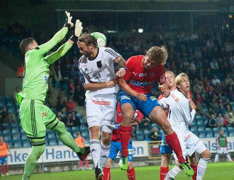 Erlend Hanstveit, Helsingborg, nickar och Ivo Vazgec,