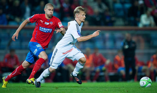 Jacob Une Larsson, Brommapojkarna steget före Robin