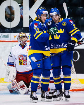Sveriges Per Åslund och Mattias Sjögren jublar