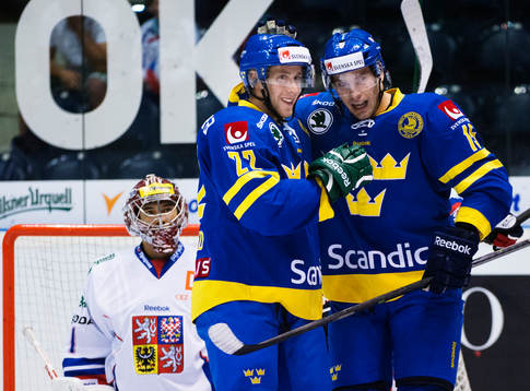 Sveriges Per Åslund och Mattias Sjögren jublar