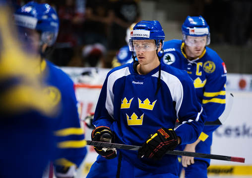 Sveriges Daniel Brodin i en träningströja som inte är