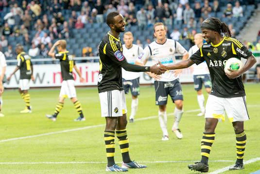 Henok Goitom, AIK gratulerar Martin Mutumba, AIK
