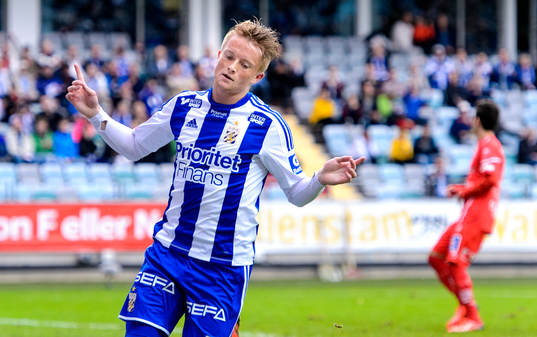 IFK Göteborgs Sam Larsson jublar