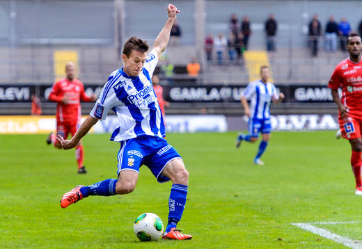 IFK Göteborgs Lasse Vibe laddar för skott