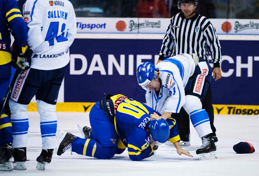 Sveriges Pär Arlbrandt i slagsmål med Finlands Ville