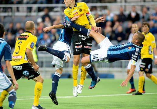 Mattias Östberg, Djurgården sparkar Sebastian Holmén,