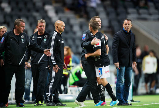 Brages Johan Persson skäller på en domarrepresentant när