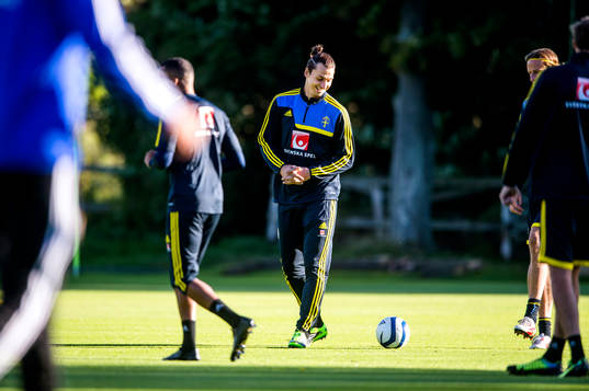 Sveriges Zlatan Ibrahimovic tränar på Kaknäs