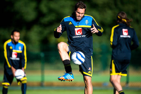 Sveriges Johan Elmander tränar på Kaknäs