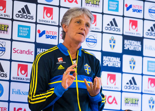 Sveriges förbundskapten Pia Sundhage pressenterar