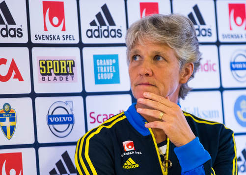Sveriges förbundskapten Pia Sundhage pressenterar