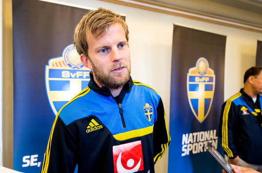 Sveriges Mikael Antonsson i mixed zone på Stockholm Stadion