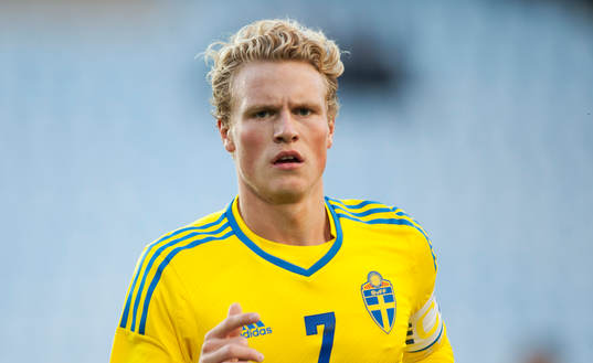 Oscar Hiljemark, Sverige, i EM-kvalmatchen mot Polen