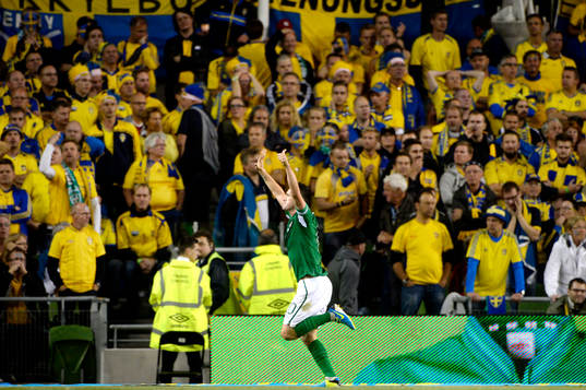 Irlands Robbie Keane jublar