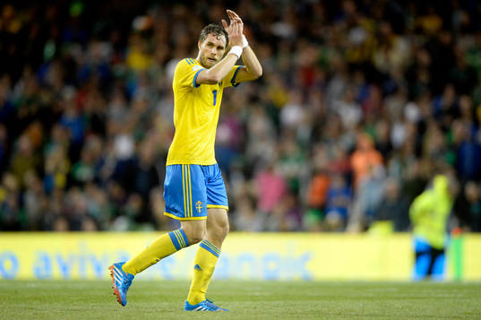 Sveriges Johan Elmander tackar publiken