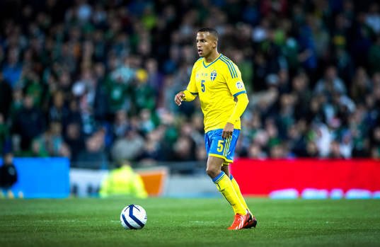 Sveriges Martin Olsson i fotbolls VM-kval matchen mellan