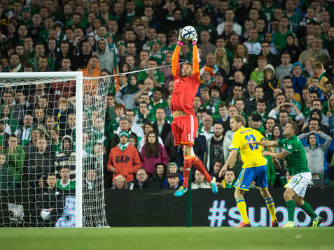 Sveriges målvakt Andreas Isaksson i fotbolls VM-kval