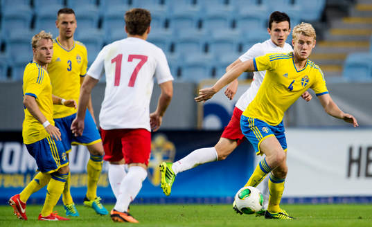 Sveriges Filip Helander i kvalmatchen till u21-EM mellan