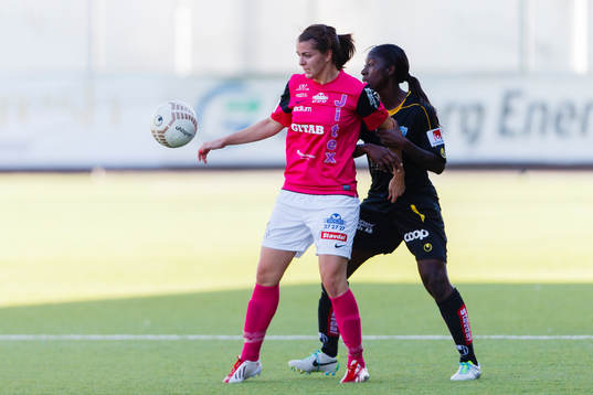 Jitex Rebecca Johnson och Kopparberg Göteborgs Anita Asante