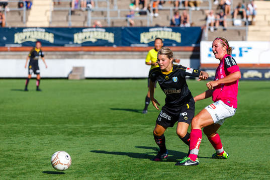 Kopparberg Göteborgs Andrine Hegerberg och Jitex Elin