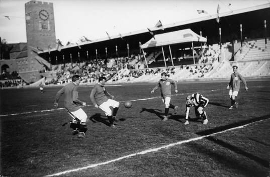 Fotboll, Fotbollsförbundets styrelse i tävlan vid Old