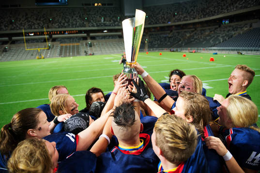 Spelarna i Stockholm Mean Machines jublar