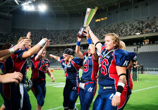 Spelarna i Stockholm Mean Machines jublar