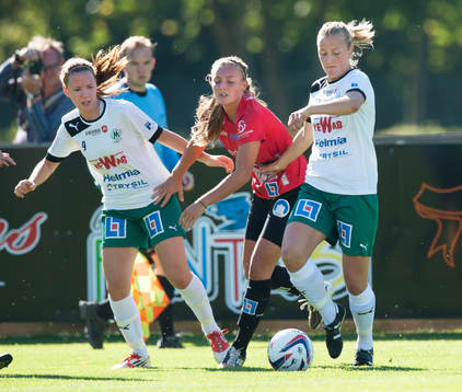 Emmie Johansson och Julia Karlenäs, Mallbacken mot Olivia