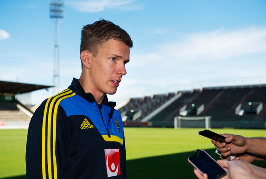 Pontus Wernbloom blir intervjuad