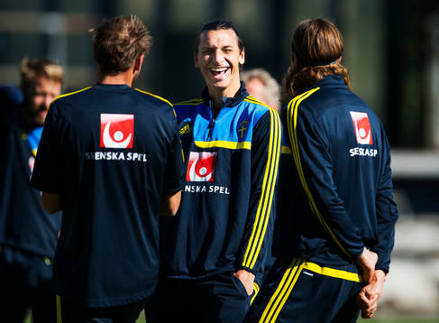 Zlatan Ibrahimovic skrattar