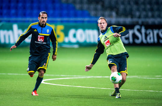 Sveriges Erkan Zengin och Andreas Granqvist
